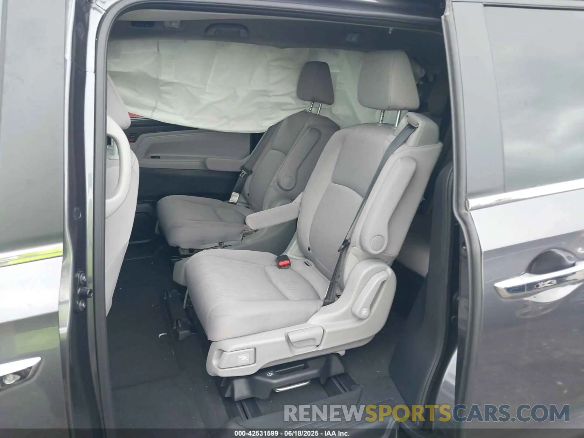 8 Photograph of a damaged car 5FNRL6H58RB074847 HONDA ODYSSEY 2024