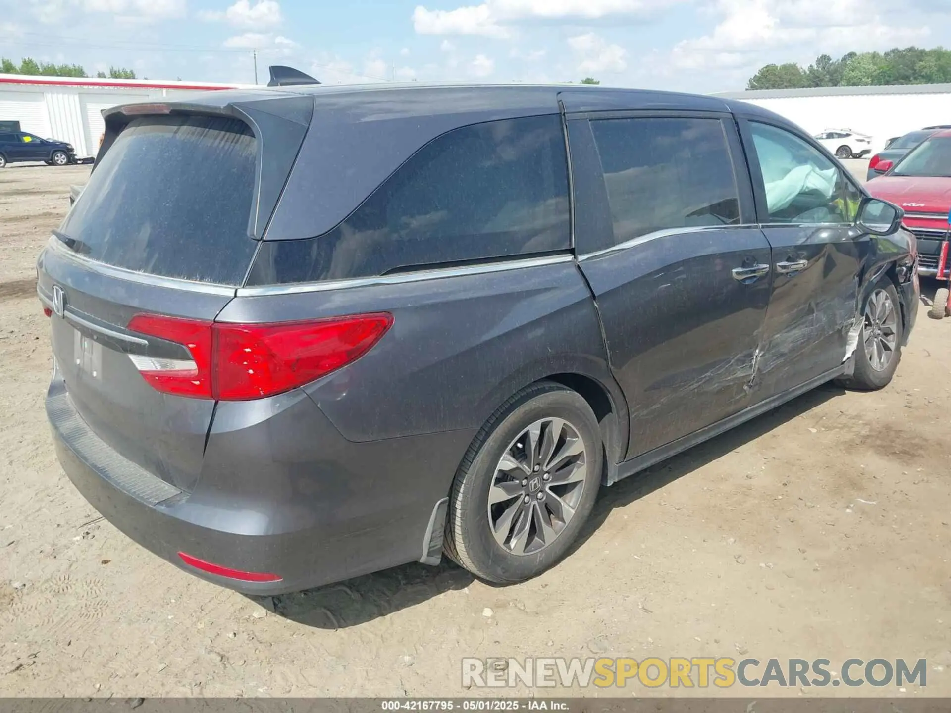 4 Photograph of a damaged car 5FNRL6H60RB071028 HONDA ODYSSEY 2024