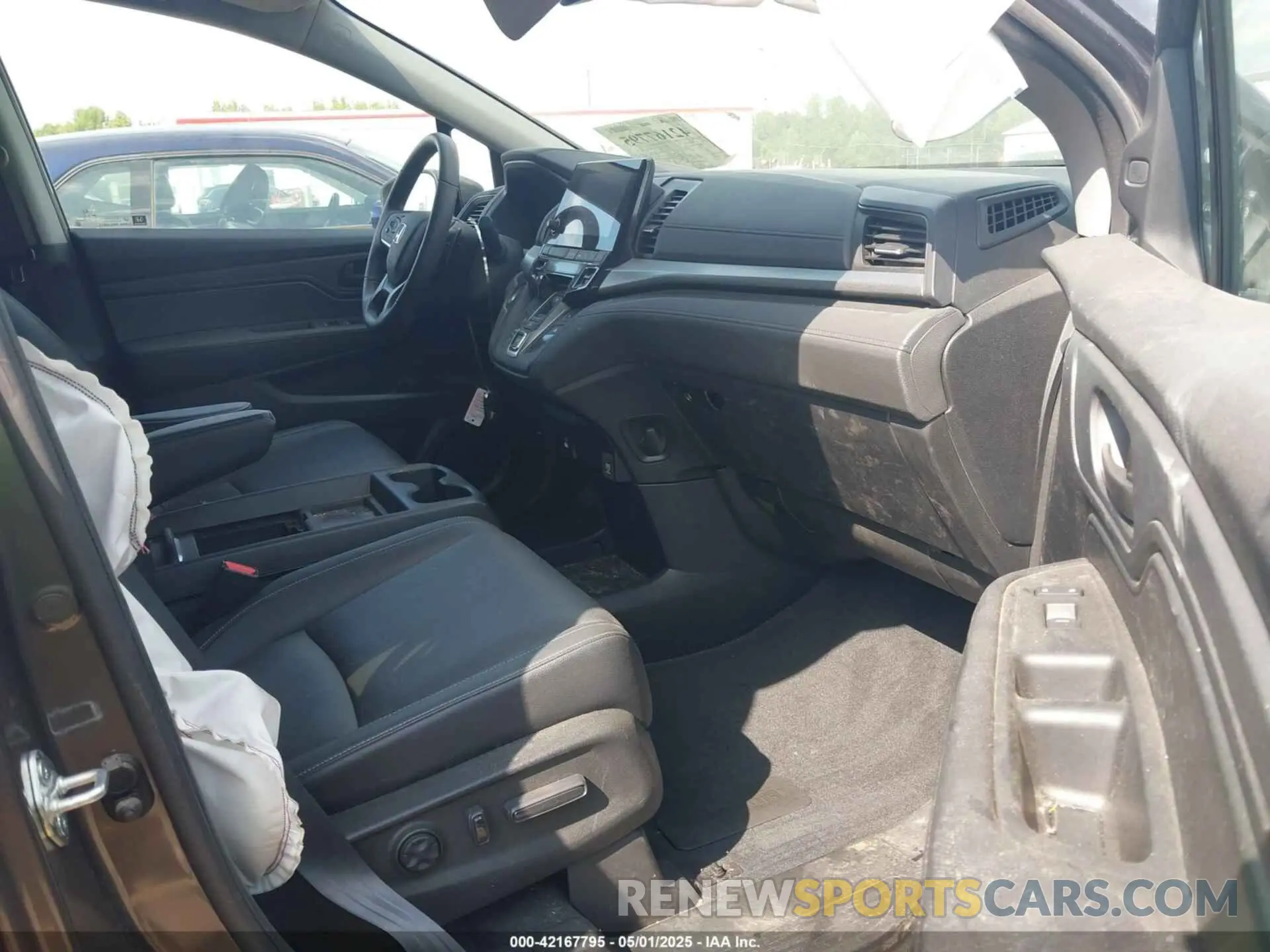 5 Photograph of a damaged car 5FNRL6H60RB071028 HONDA ODYSSEY 2024