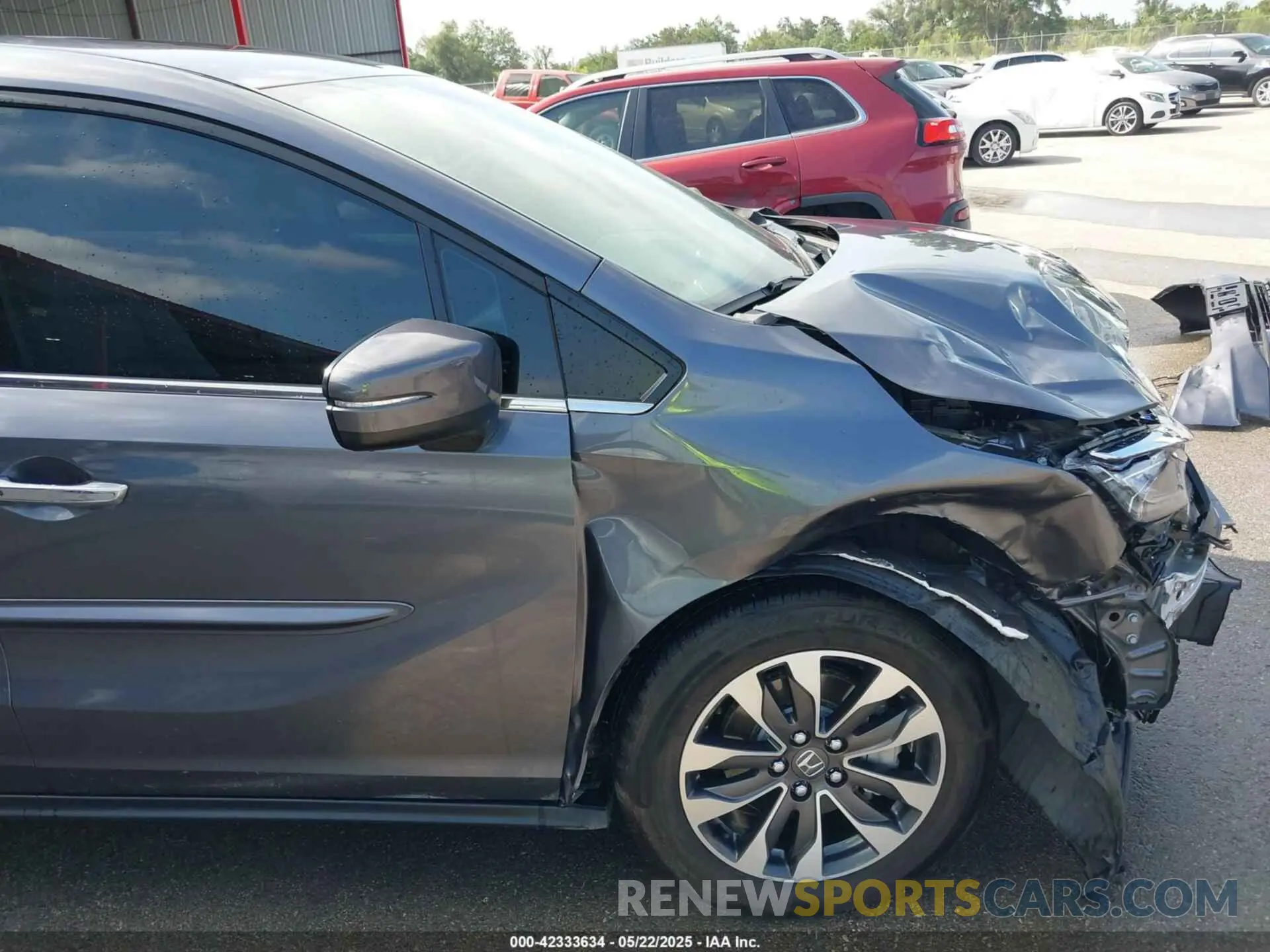18 Photograph of a damaged car 5FNRL6H61RB047000 HONDA ODYSSEY 2024