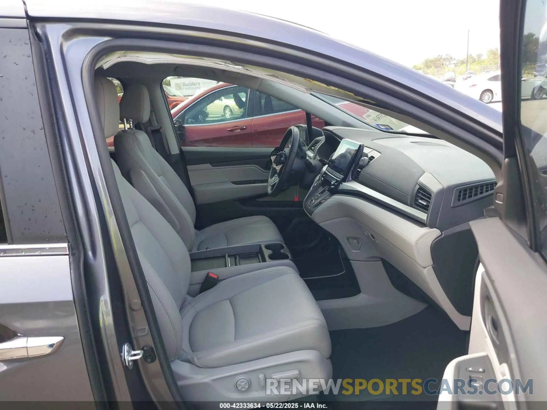 5 Photograph of a damaged car 5FNRL6H61RB047000 HONDA ODYSSEY 2024