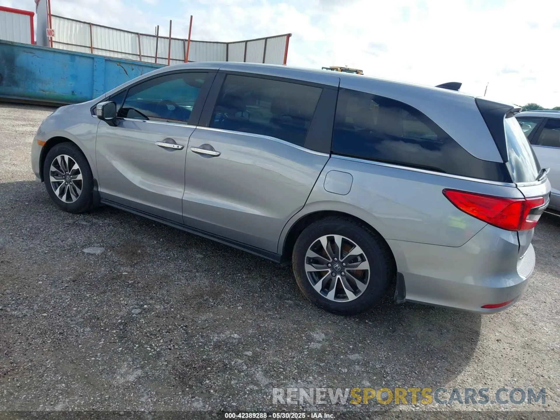3 Photograph of a damaged car 5FNRL6H64RB012970 HONDA ODYSSEY 2024