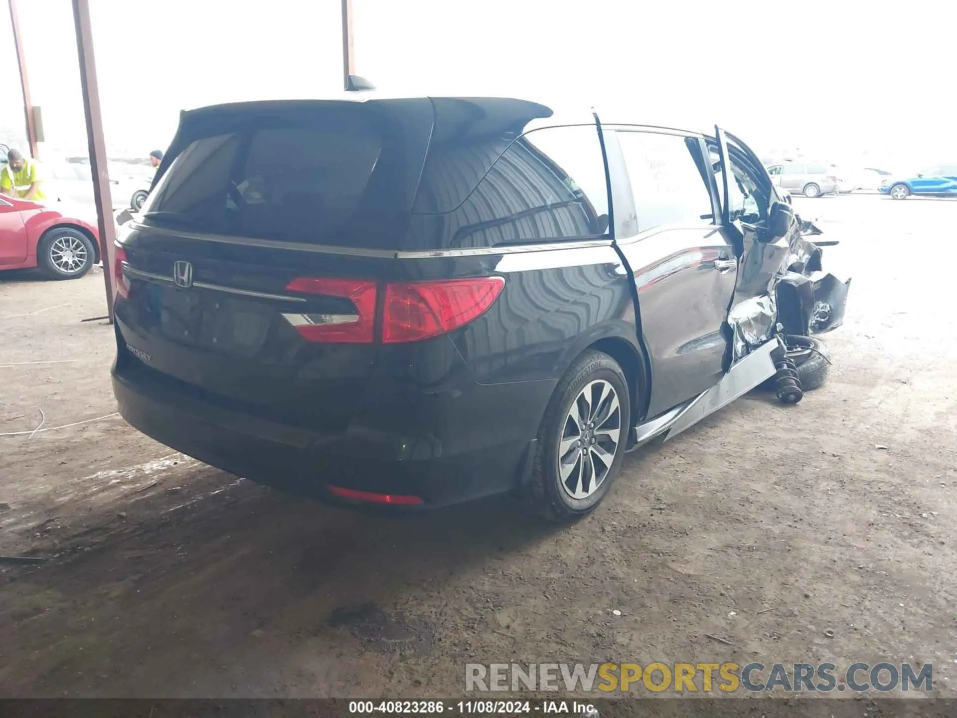 4 Photograph of a damaged car 5FNRL6H65RB018602 HONDA ODYSSEY 2024