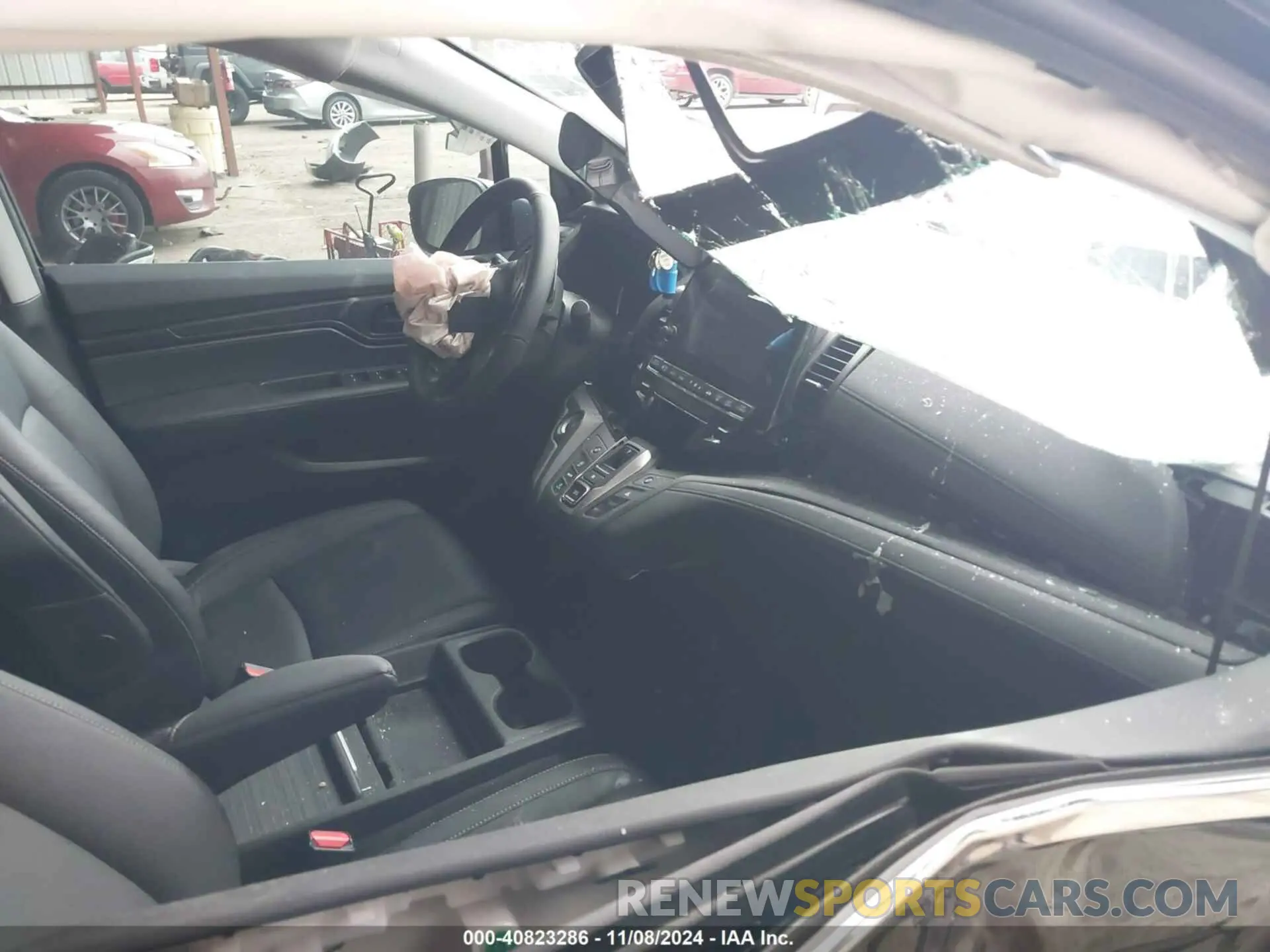5 Photograph of a damaged car 5FNRL6H65RB018602 HONDA ODYSSEY 2024