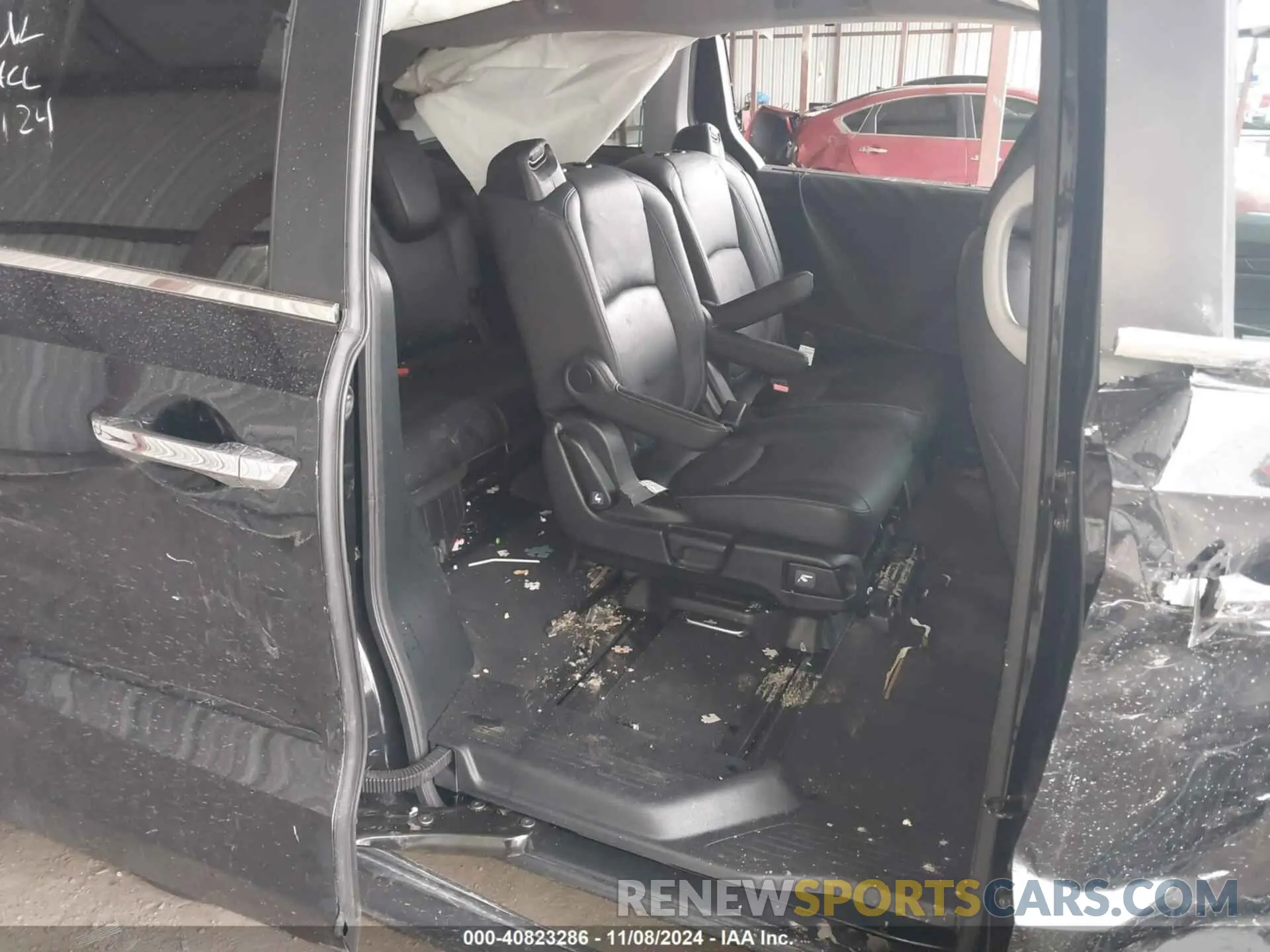 8 Photograph of a damaged car 5FNRL6H65RB018602 HONDA ODYSSEY 2024
