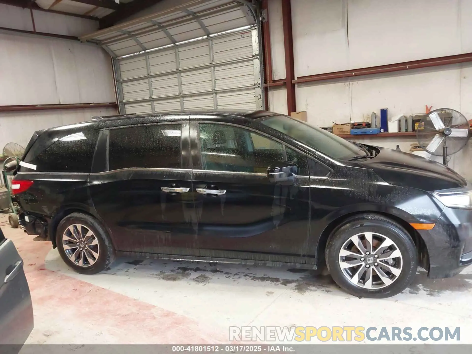 14 Photograph of a damaged car 5FNRL6H65RB018633 HONDA ODYSSEY 2024
