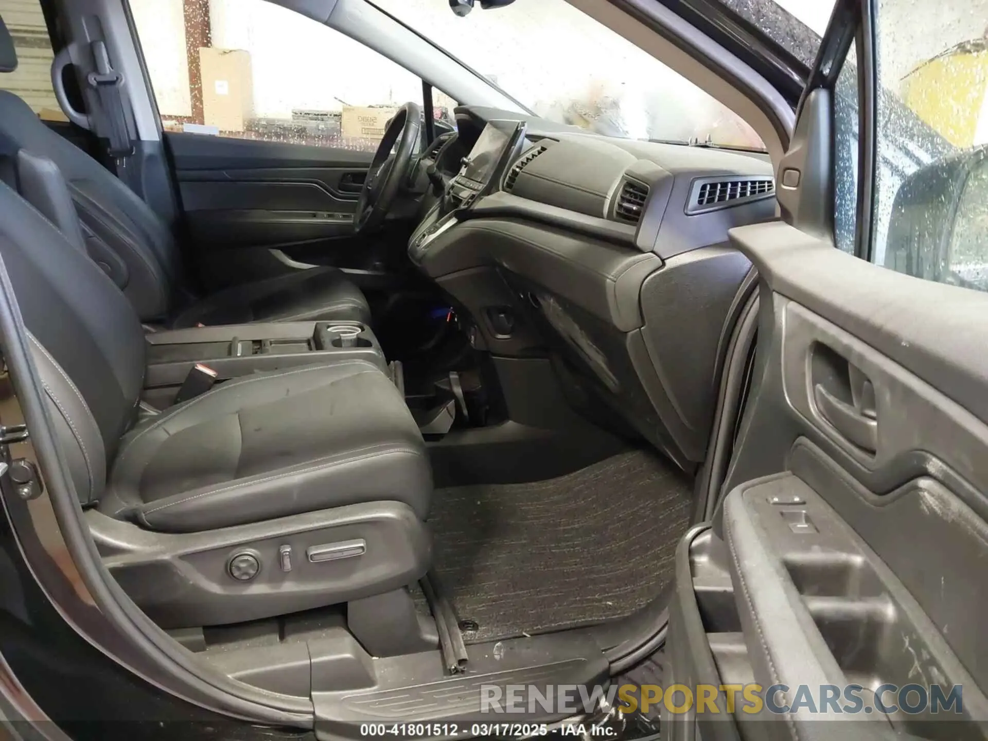5 Photograph of a damaged car 5FNRL6H65RB018633 HONDA ODYSSEY 2024