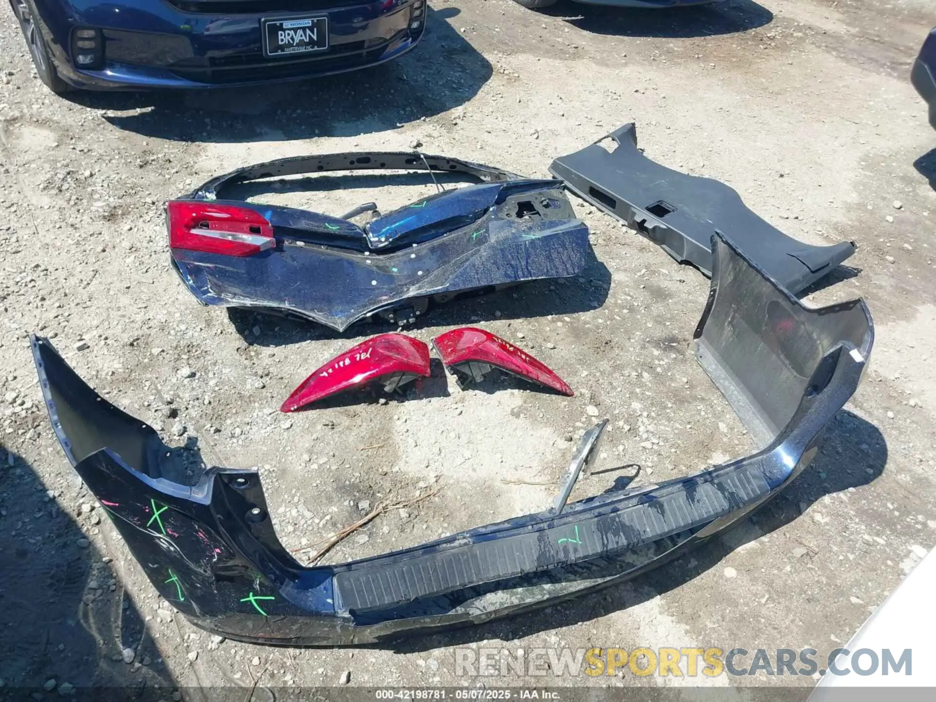 12 Photograph of a damaged car 5FNRL6H65RB067573 HONDA ODYSSEY 2024