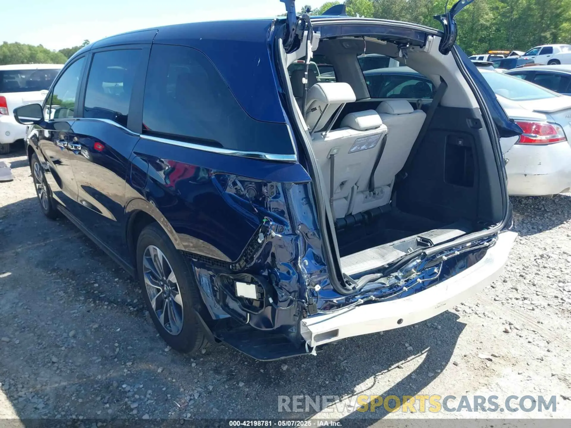 3 Photograph of a damaged car 5FNRL6H65RB067573 HONDA ODYSSEY 2024