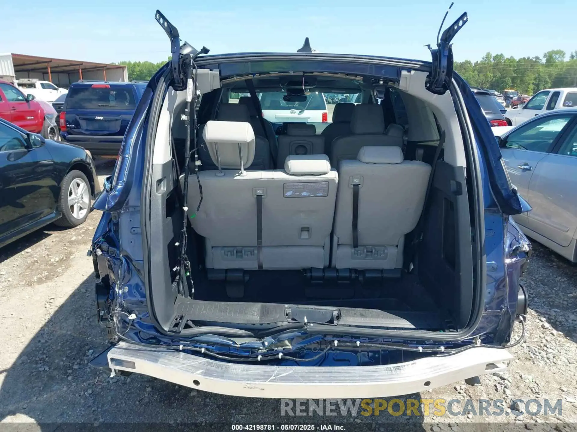 6 Photograph of a damaged car 5FNRL6H65RB067573 HONDA ODYSSEY 2024