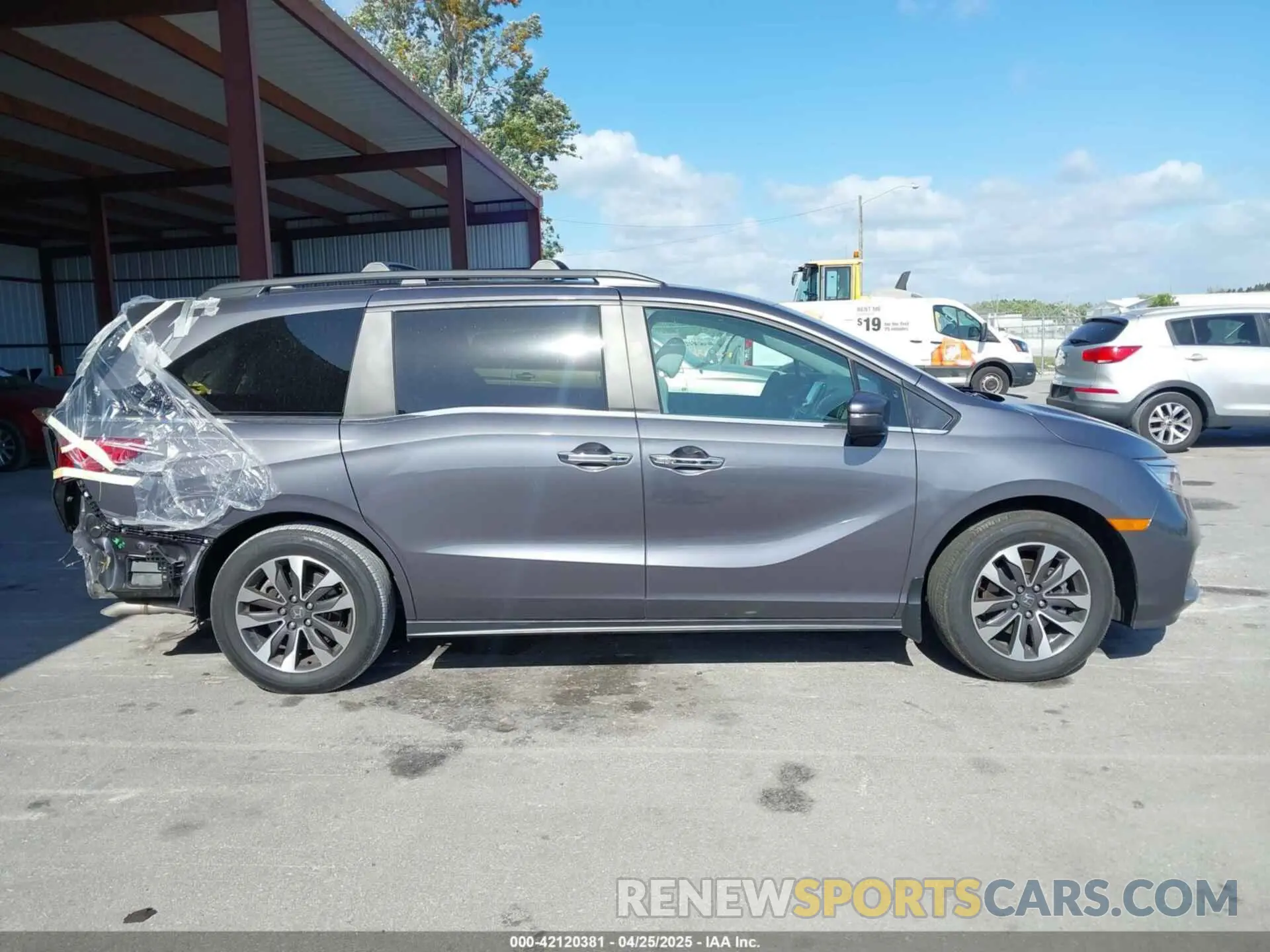 13 Photograph of a damaged car 5FNRL6H65RB069145 HONDA ODYSSEY 2024