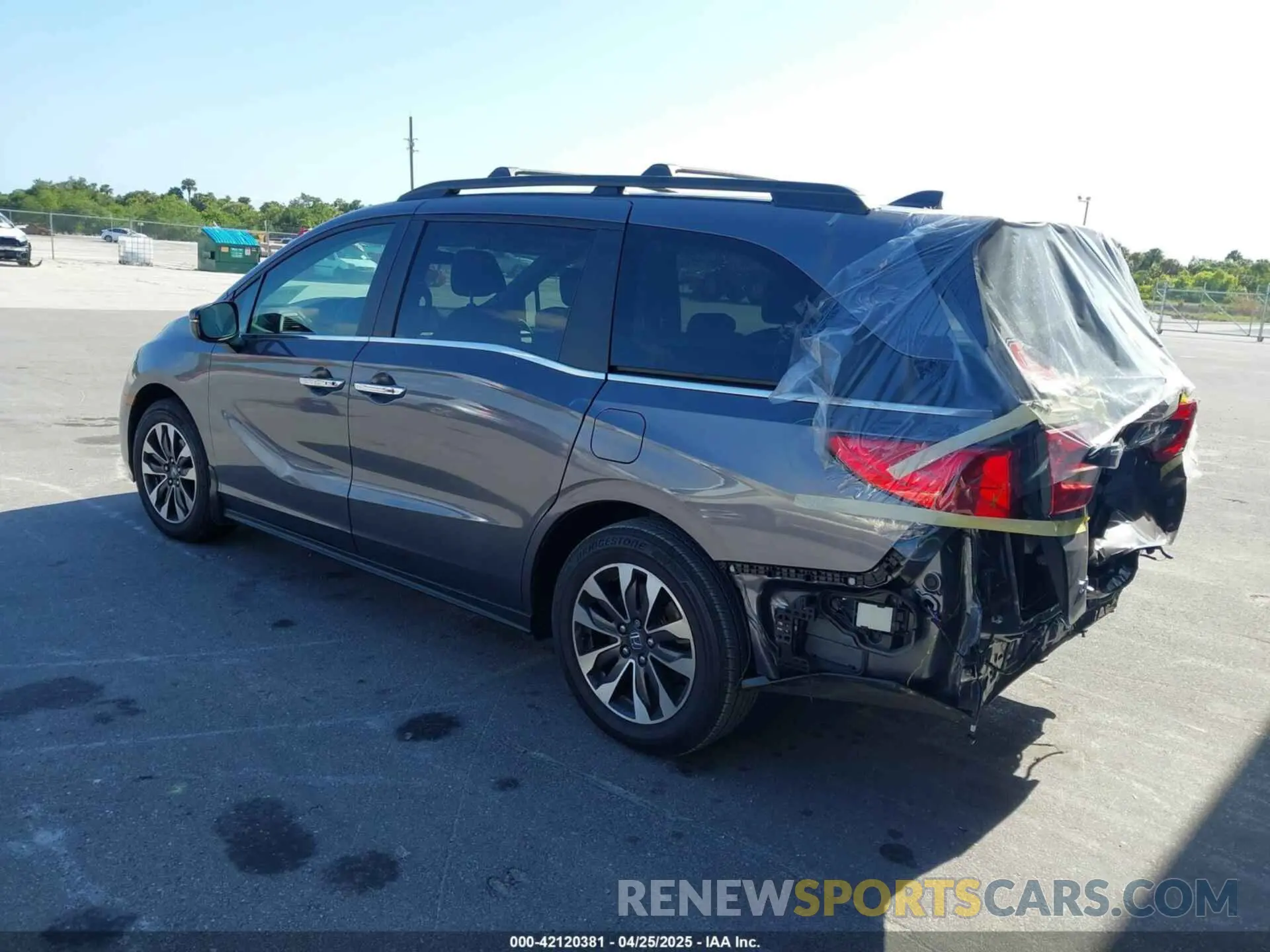 3 Photograph of a damaged car 5FNRL6H65RB069145 HONDA ODYSSEY 2024