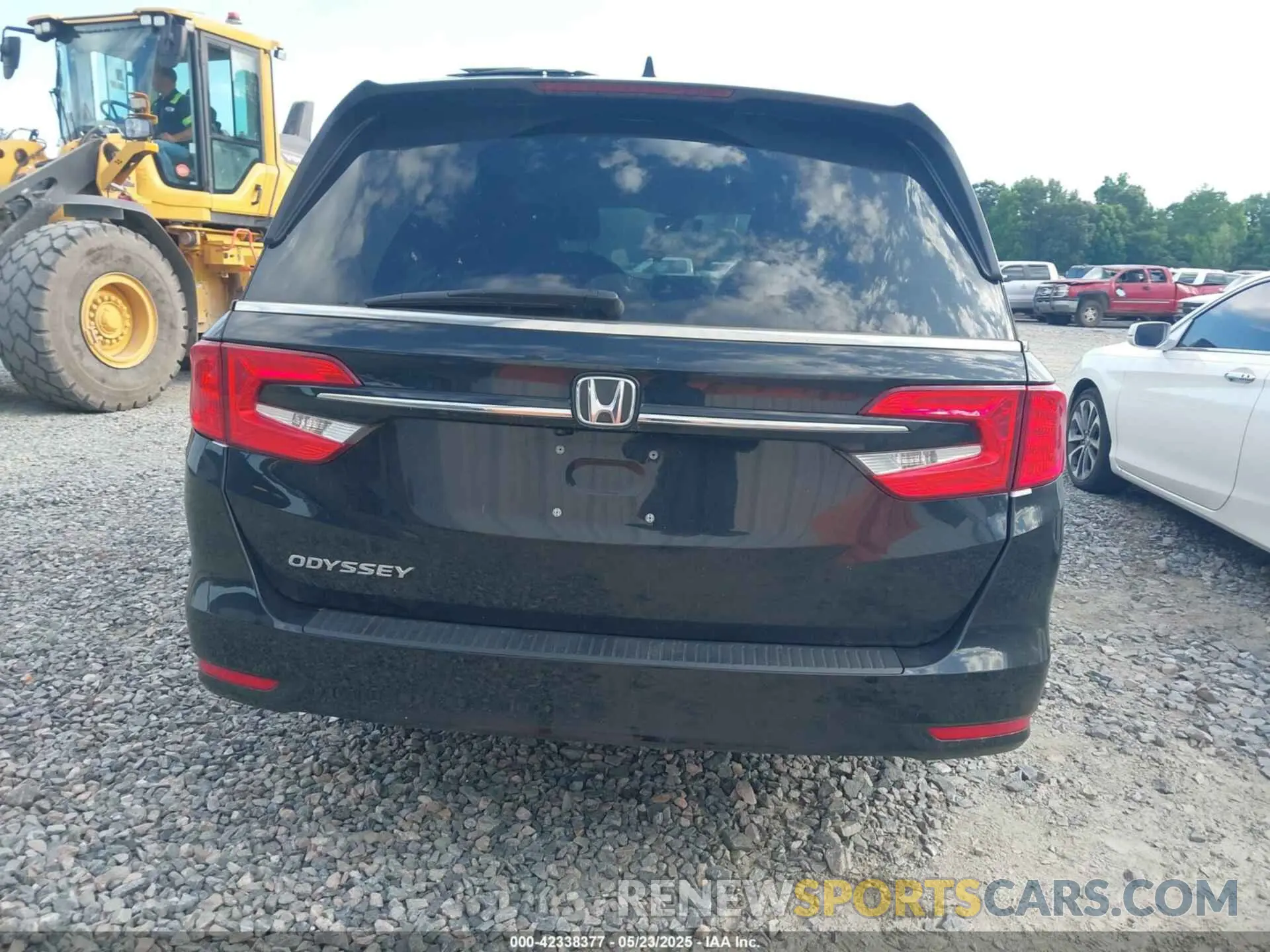 16 Photograph of a damaged car 5FNRL6H66RB052127 HONDA ODYSSEY 2024