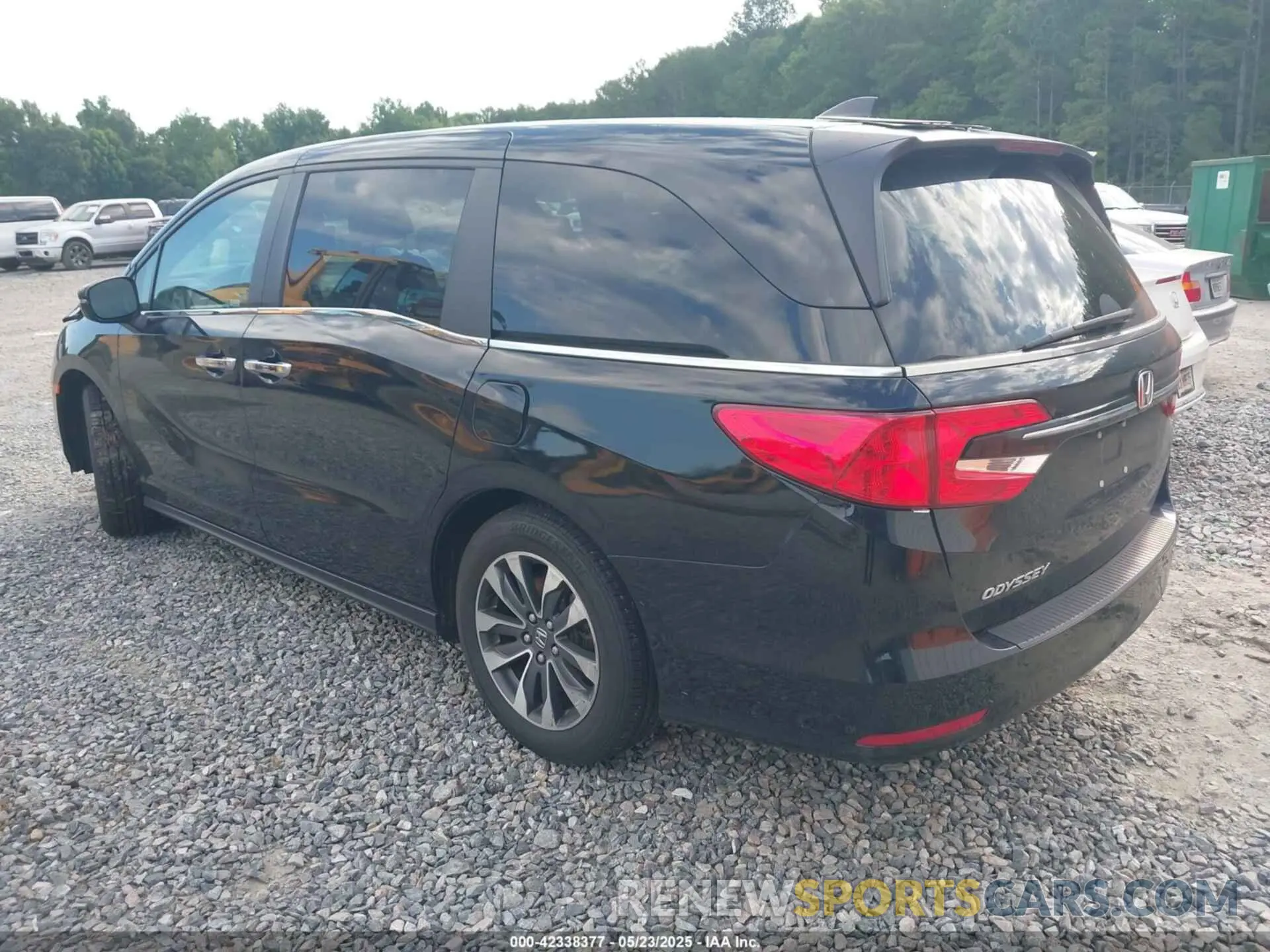 3 Photograph of a damaged car 5FNRL6H66RB052127 HONDA ODYSSEY 2024