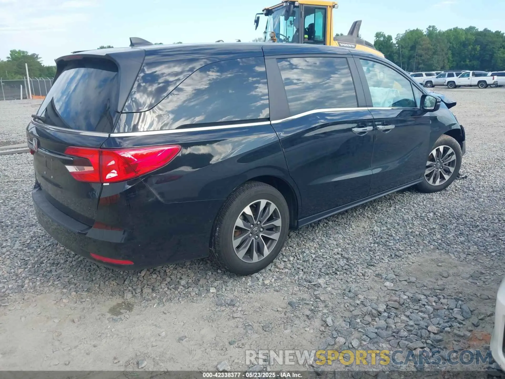4 Photograph of a damaged car 5FNRL6H66RB052127 HONDA ODYSSEY 2024