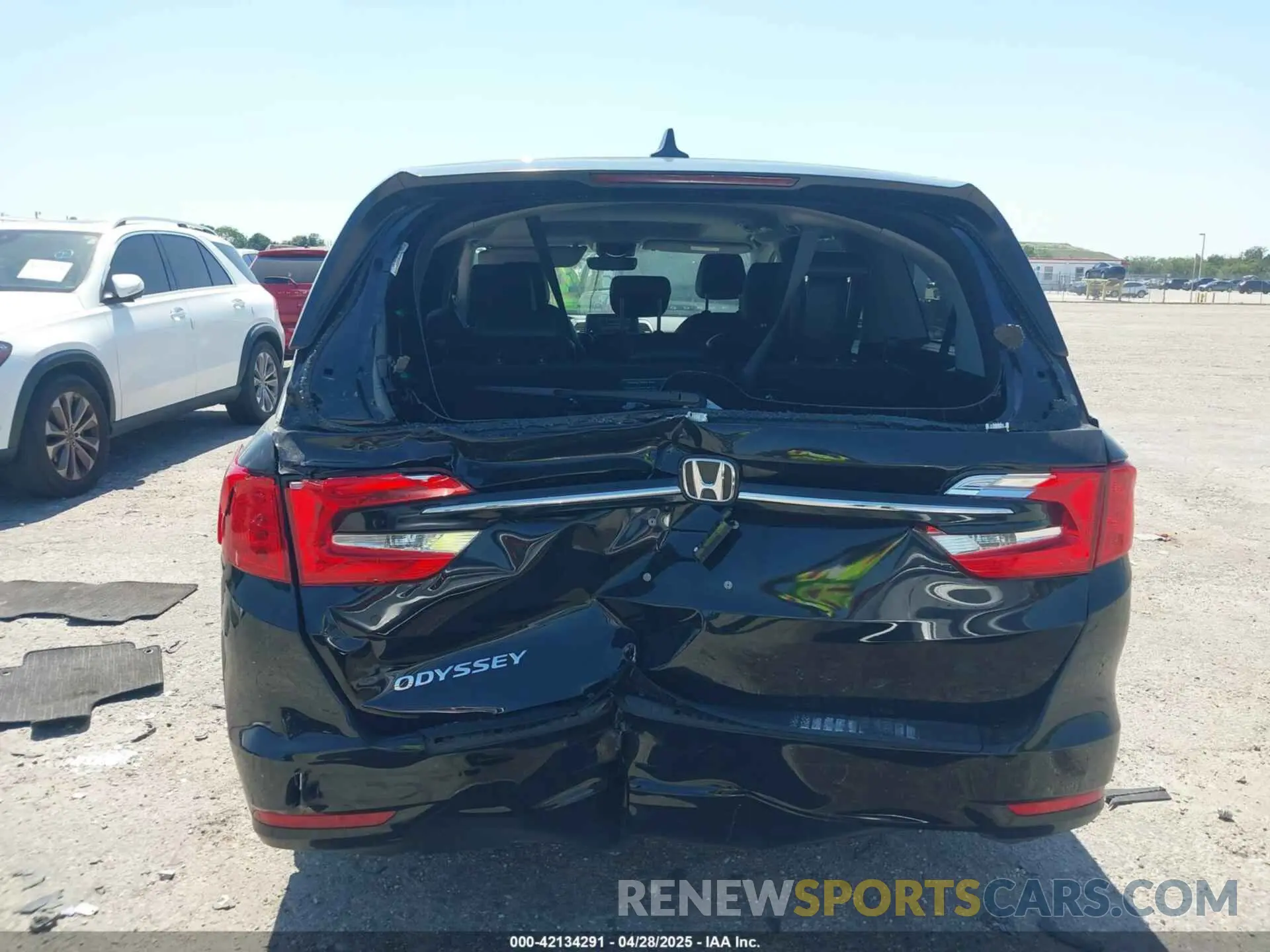 16 Photograph of a damaged car 5FNRL6H68RB017184 HONDA ODYSSEY 2024