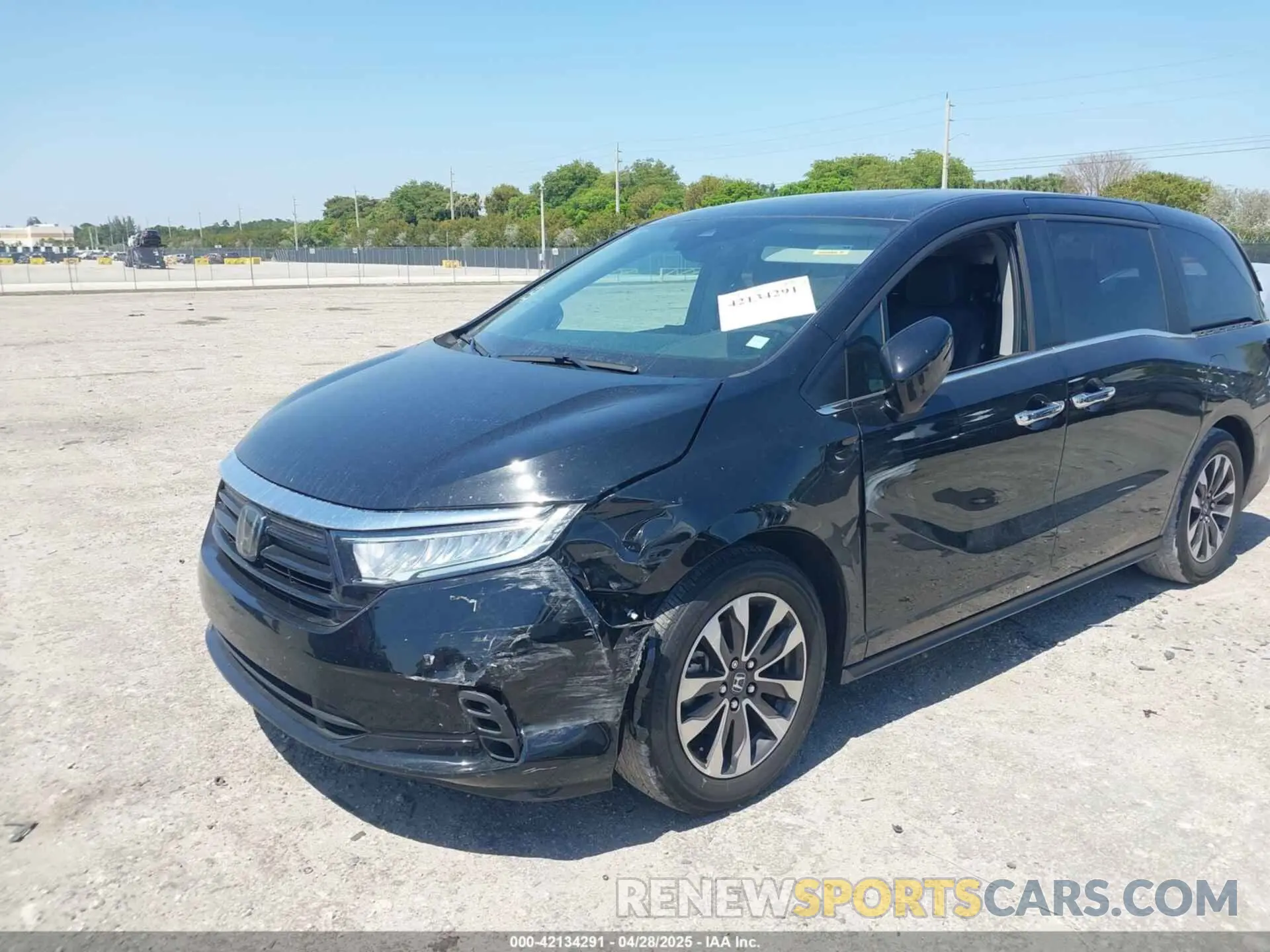 2 Photograph of a damaged car 5FNRL6H68RB017184 HONDA ODYSSEY 2024