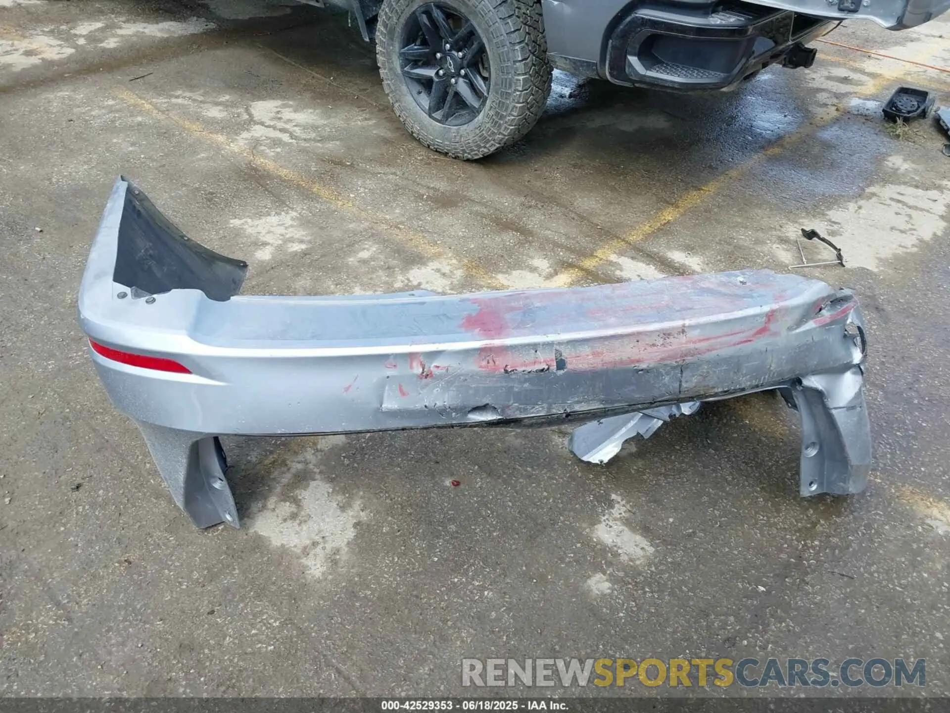 19 Photograph of a damaged car 5FNRL6H69RB032969 HONDA ODYSSEY 2024