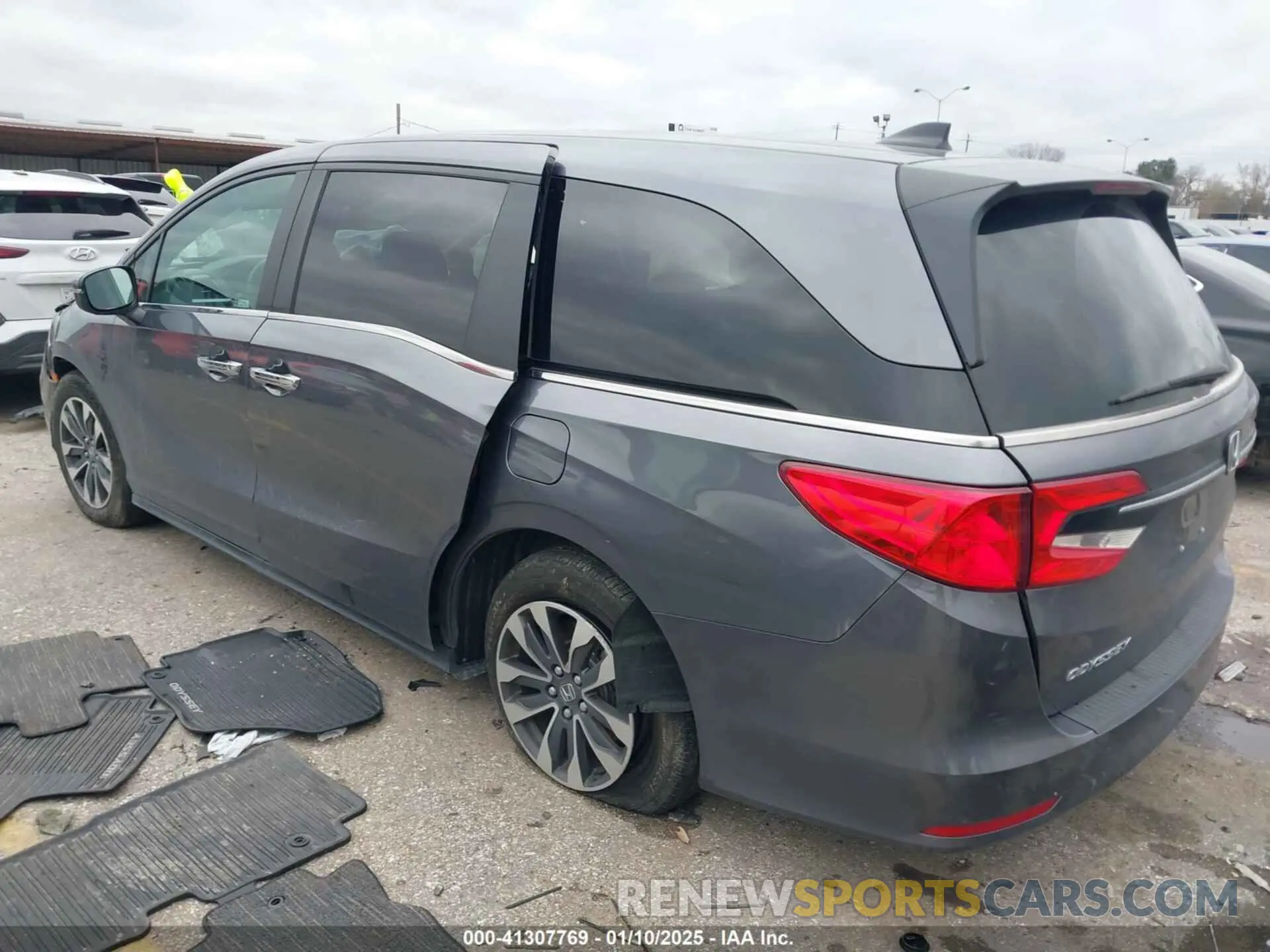 3 Photograph of a damaged car 5FNRL6H69RB039744 HONDA ODYSSEY 2024