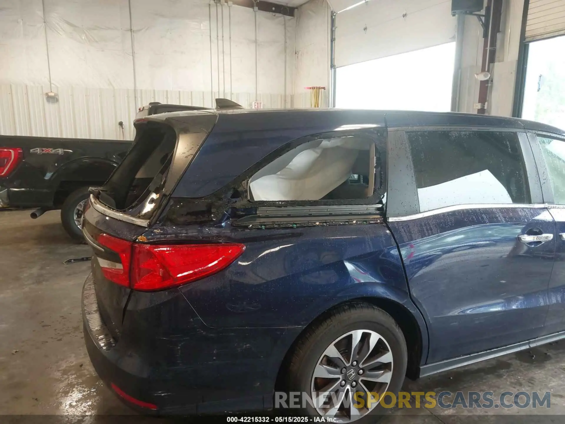 6 Photograph of a damaged car 5FNRL6H6XRB067584 HONDA ODYSSEY 2024