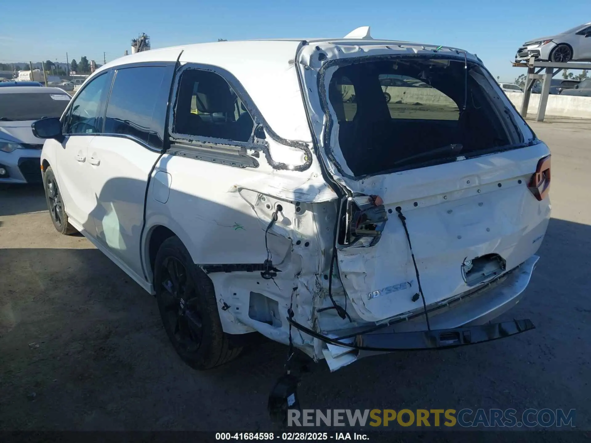 3 Photograph of a damaged car 5FNRL6H70RB061575 HONDA ODYSSEY 2024