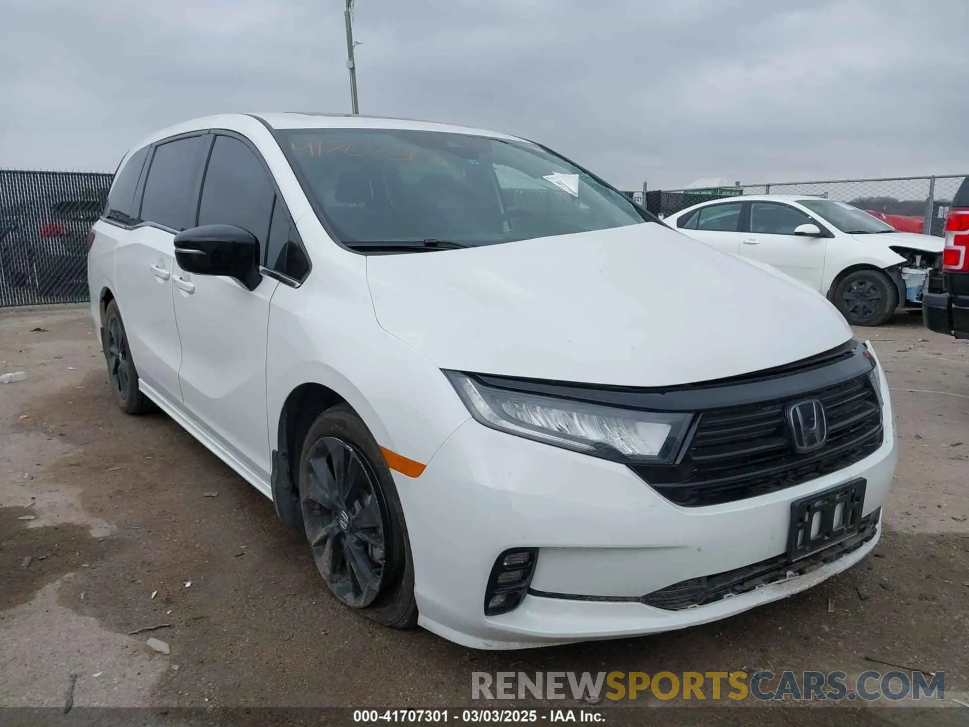 1 Photograph of a damaged car 5FNRL6H72RB008862 HONDA ODYSSEY 2024