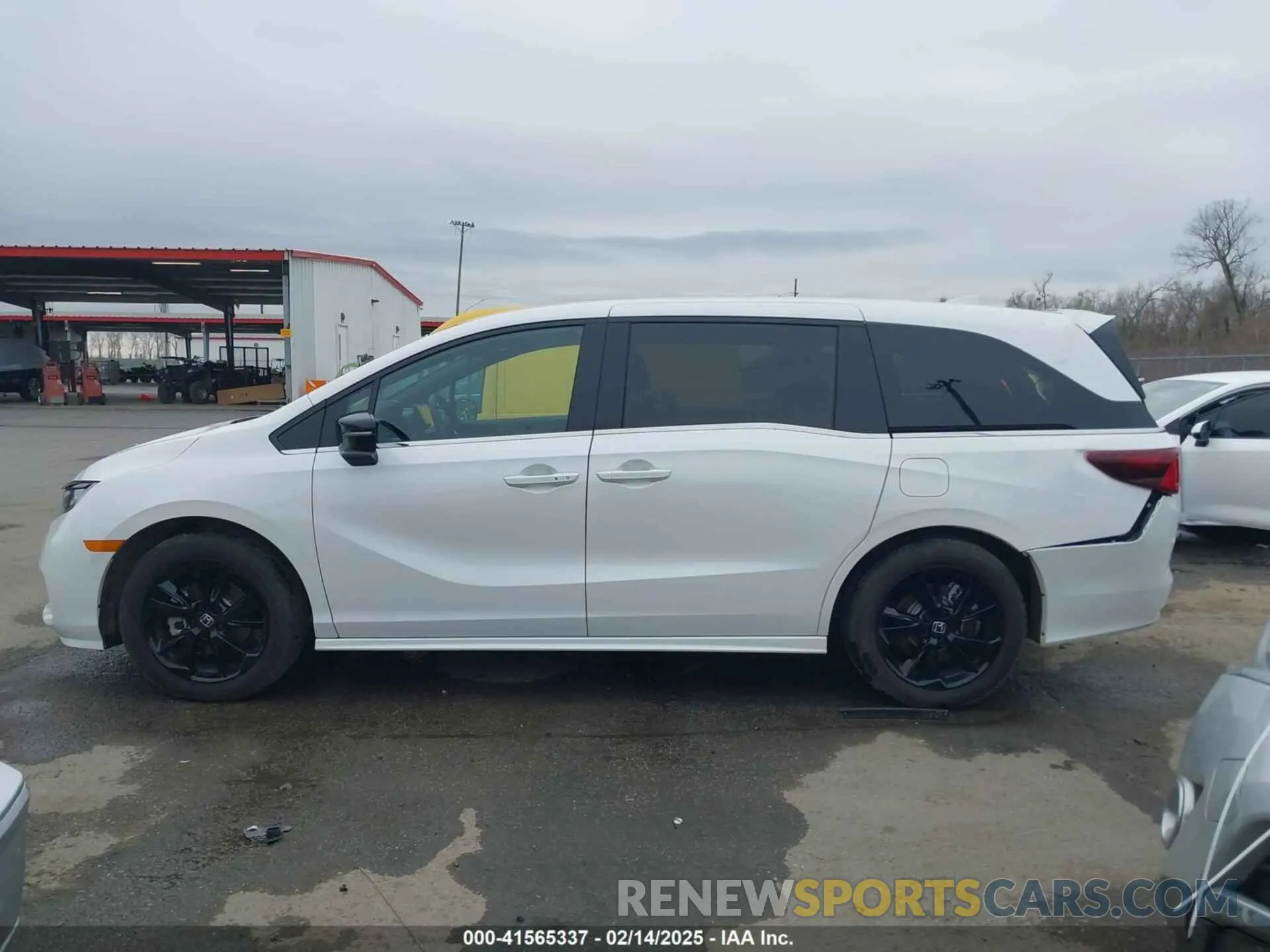 14 Photograph of a damaged car 5FNRL6H74RB069338 HONDA ODYSSEY 2024
