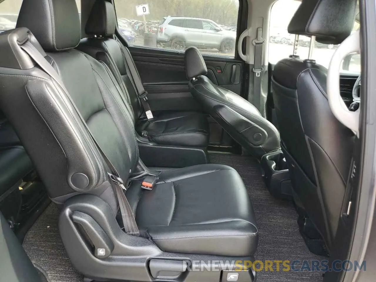 11 Photograph of a damaged car 5FNRL6H80RB001448 HONDA ODYSSEY 2024