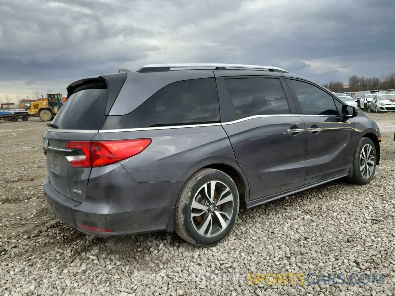3 Photograph of a damaged car 5FNRL6H80RB002678 HONDA ODYSSEY 2024