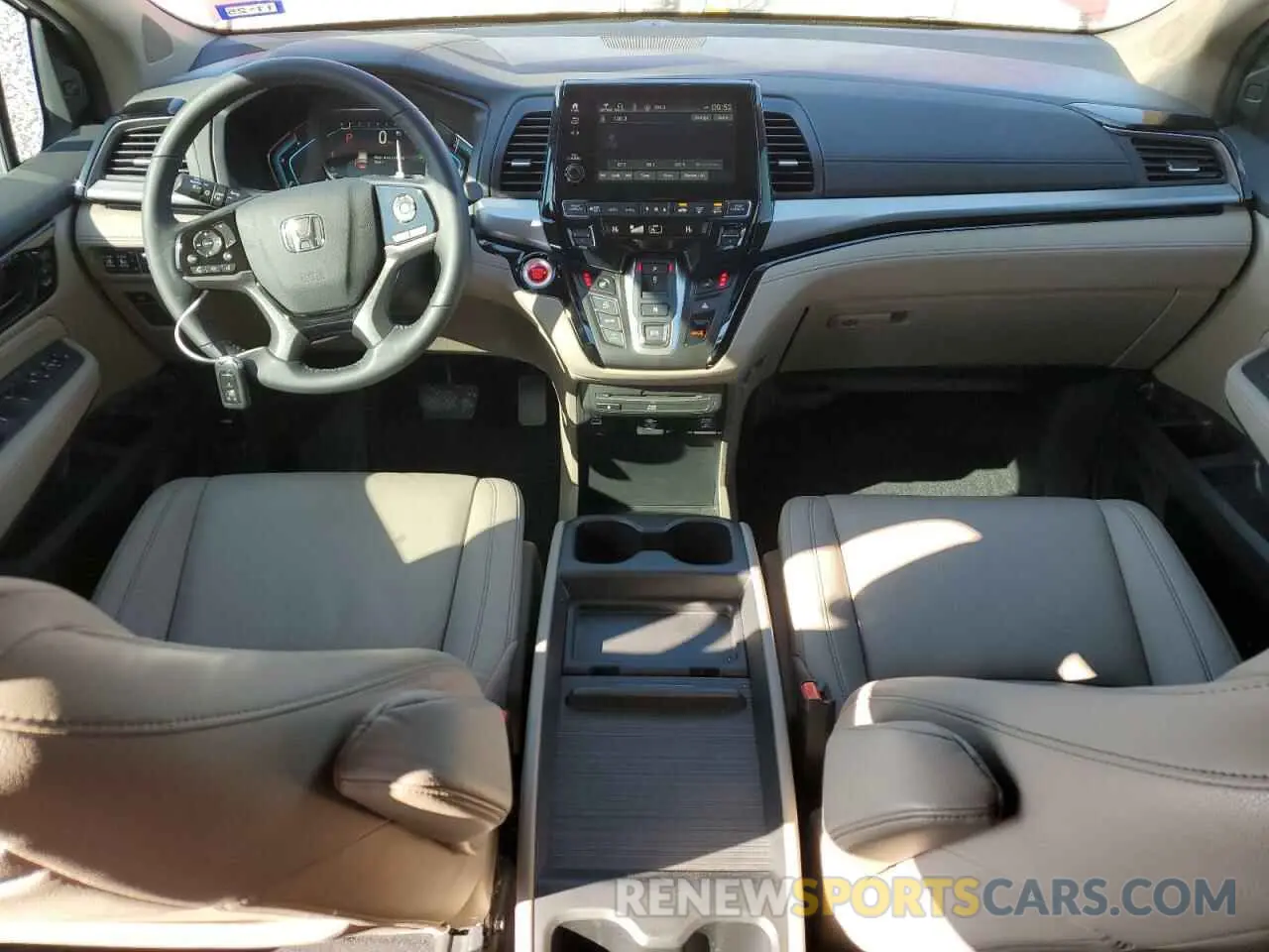 8 Photograph of a damaged car 5FNRL6H80RB013129 HONDA ODYSSEY 2024