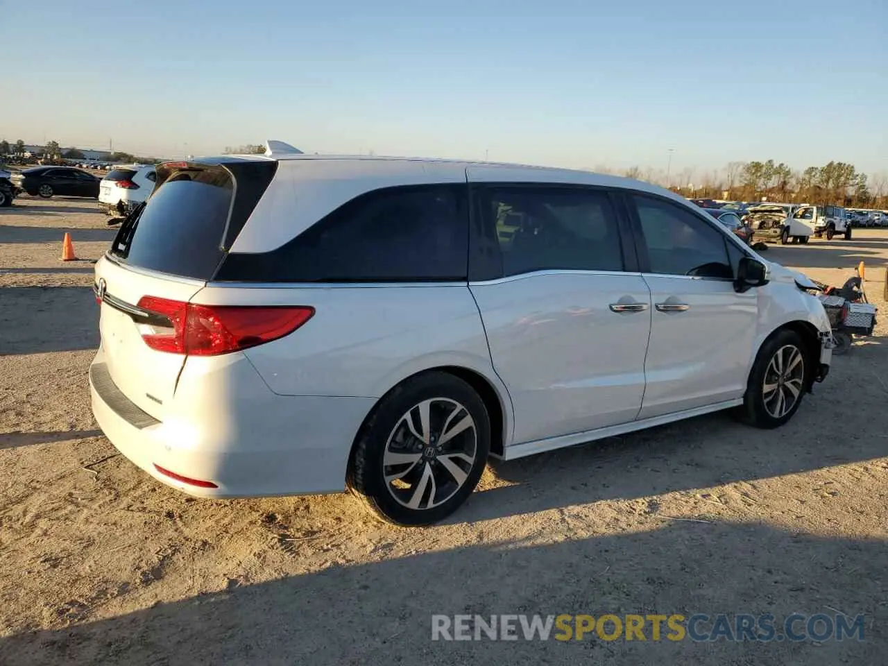 3 Photograph of a damaged car 5FNRL6H81RB025841 HONDA ODYSSEY 2024