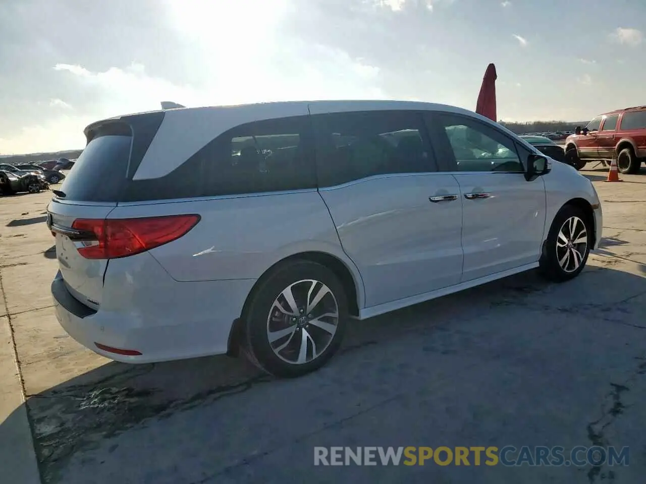 3 Photograph of a damaged car 5FNRL6H82RB013455 HONDA ODYSSEY 2024