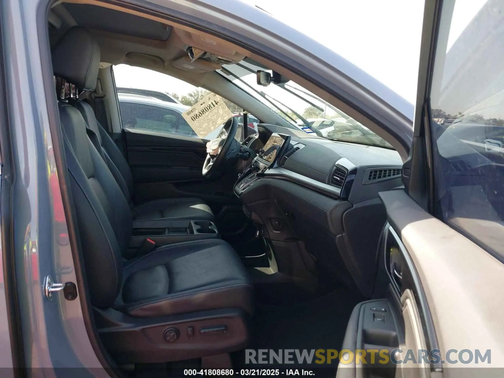 5 Photograph of a damaged car 5FNRL6H82RB027601 HONDA ODYSSEY 2024