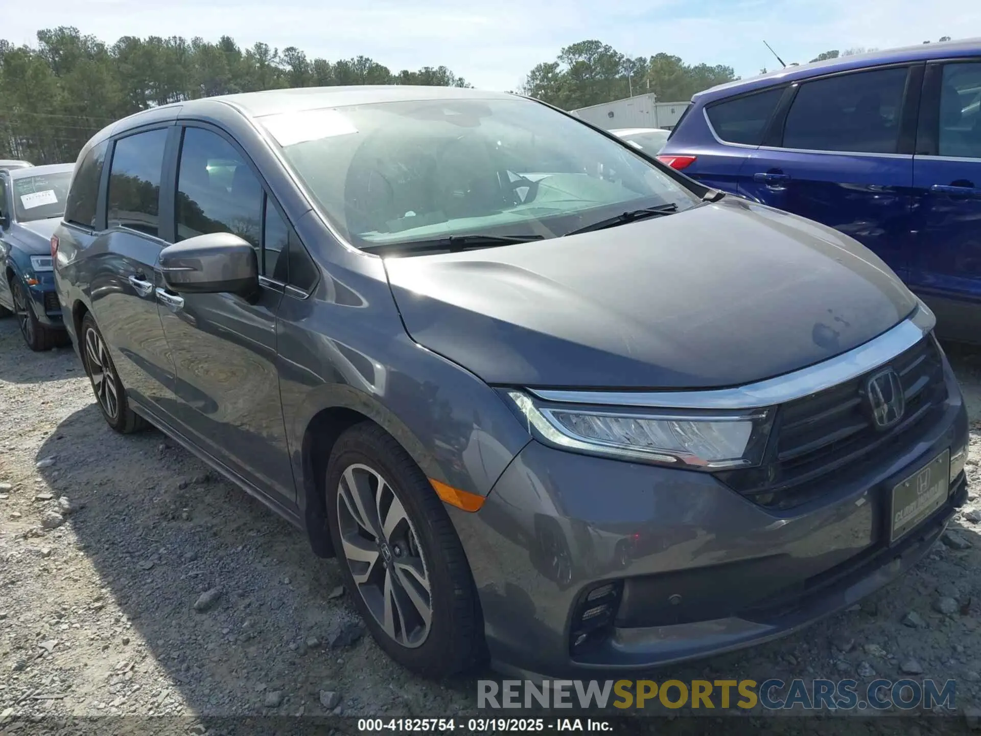 1 Photograph of a damaged car 5FNRL6H82RB031695 HONDA ODYSSEY 2024