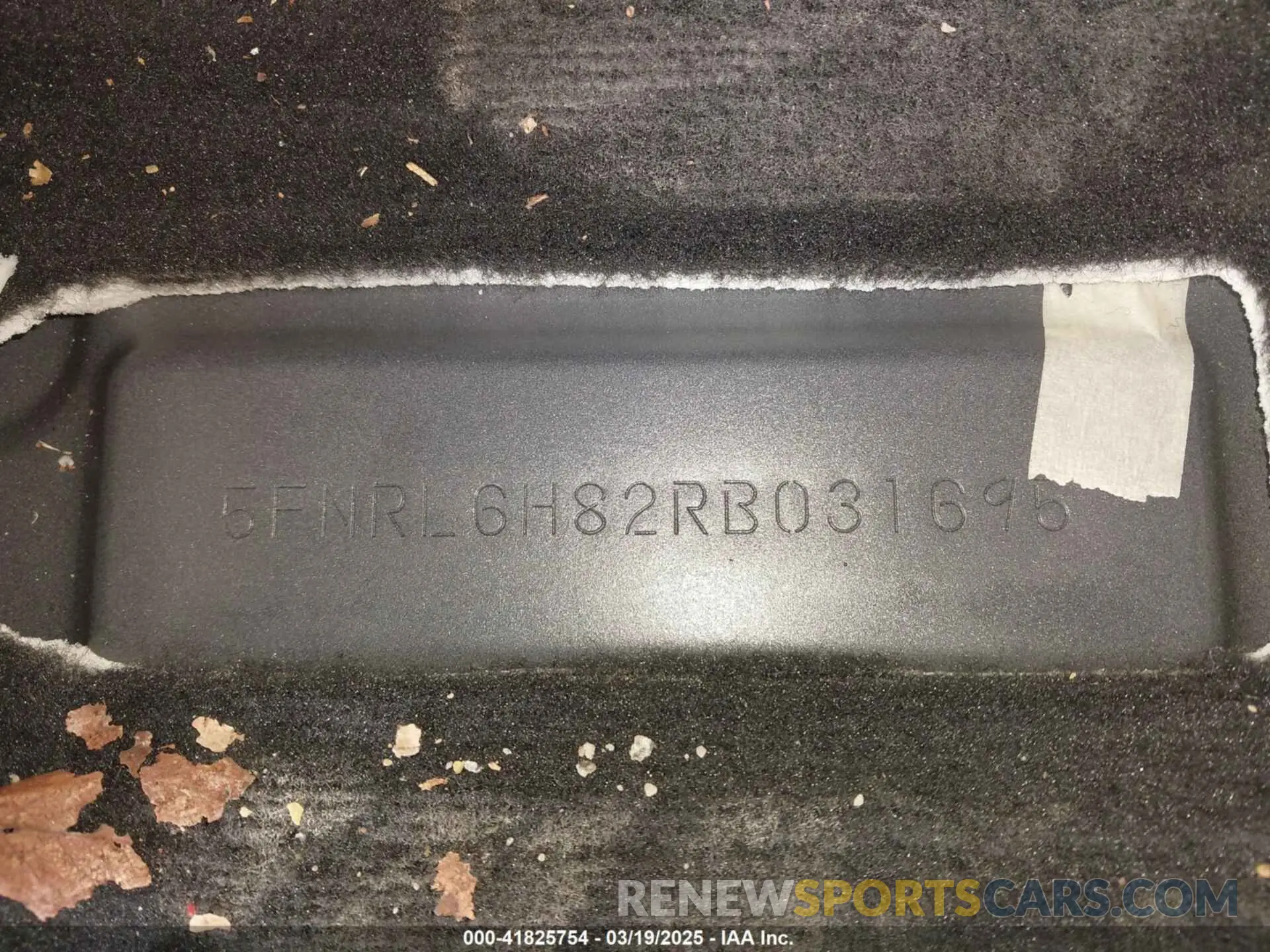 9 Photograph of a damaged car 5FNRL6H82RB031695 HONDA ODYSSEY 2024