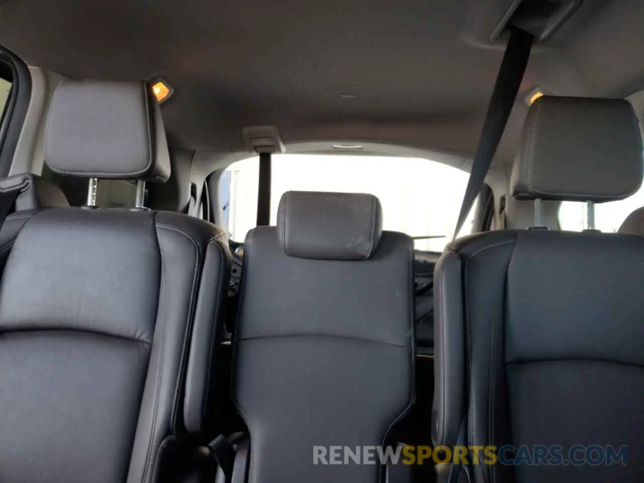 10 Photograph of a damaged car 5FNRL6H84RB014882 HONDA ODYSSEY 2024