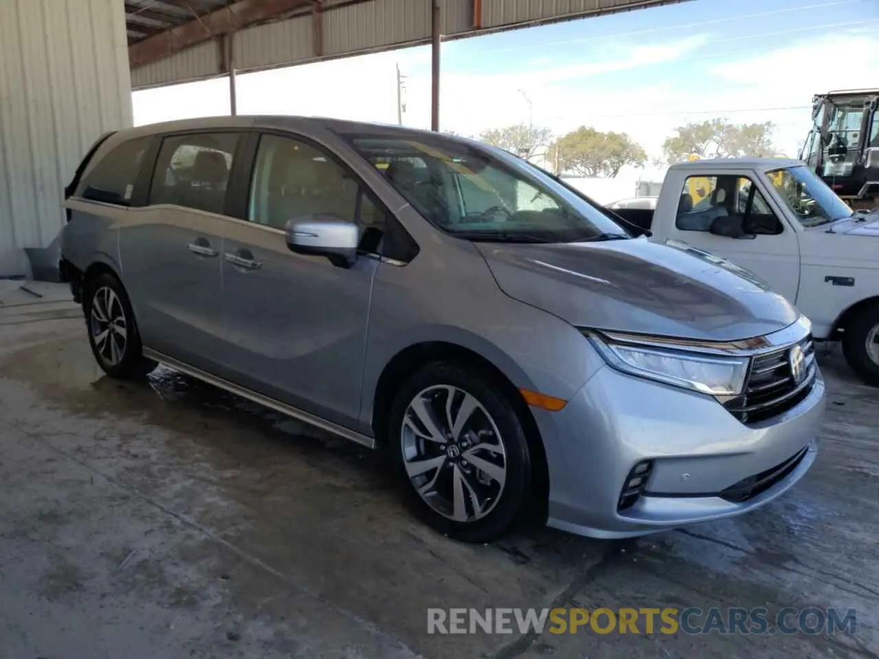 4 Photograph of a damaged car 5FNRL6H84RB014882 HONDA ODYSSEY 2024