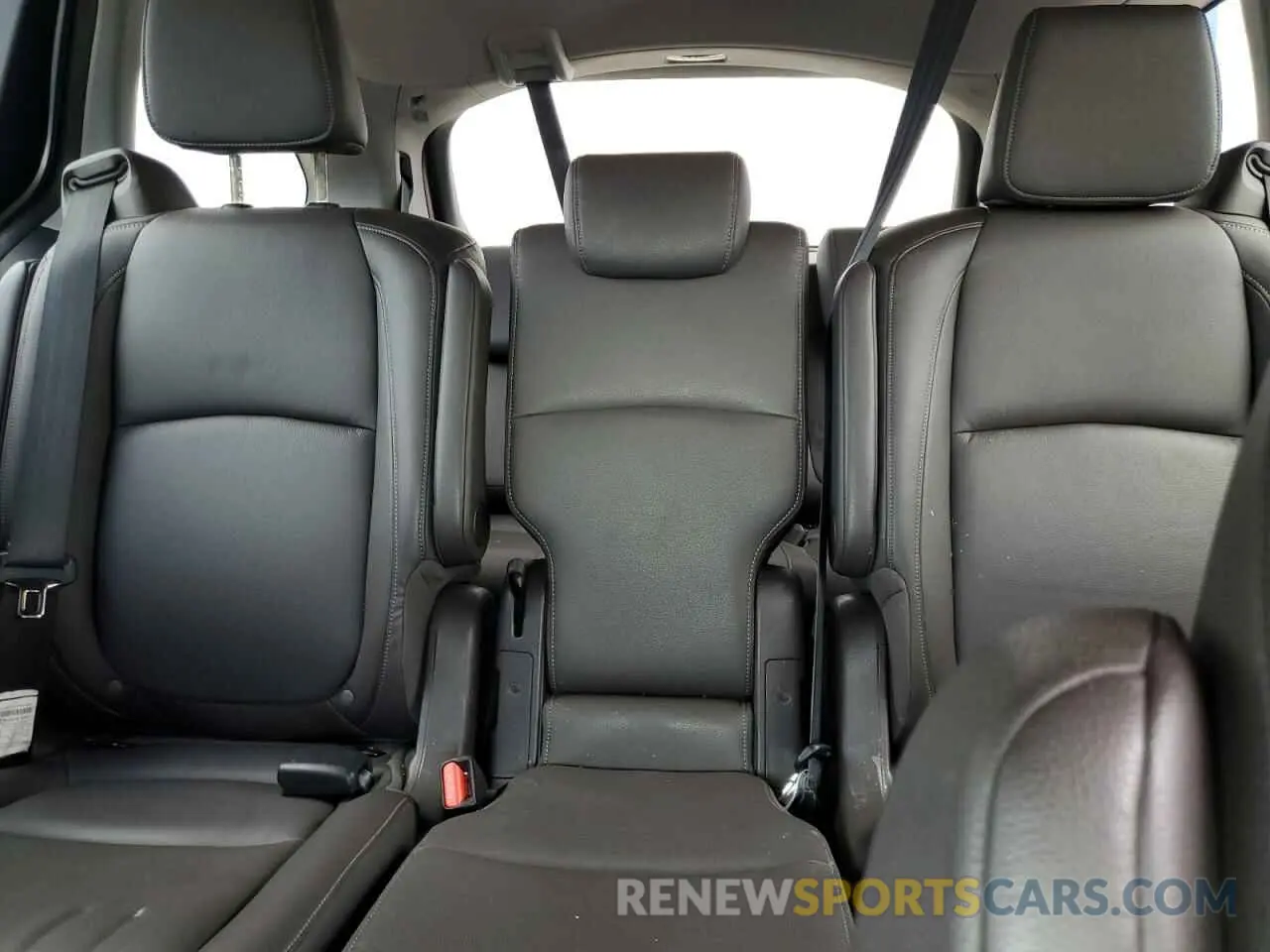 10 Photograph of a damaged car 5FNRL6H84RB030595 HONDA ODYSSEY 2024