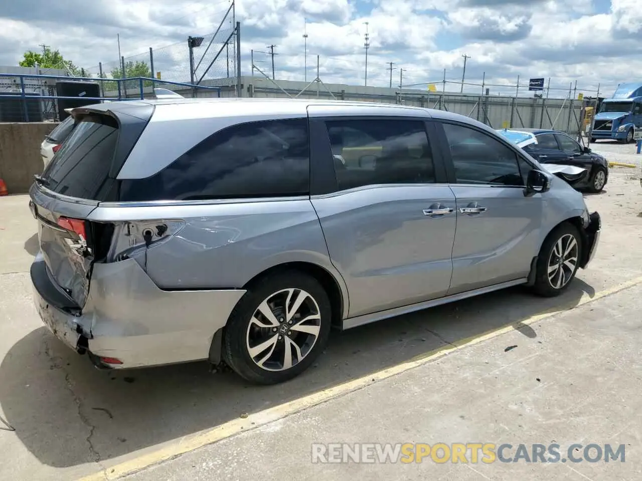 3 Photograph of a damaged car 5FNRL6H84RB030595 HONDA ODYSSEY 2024