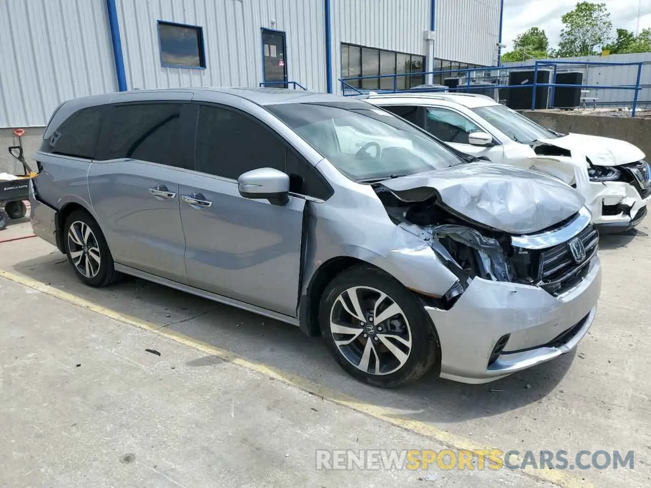 4 Photograph of a damaged car 5FNRL6H84RB030595 HONDA ODYSSEY 2024