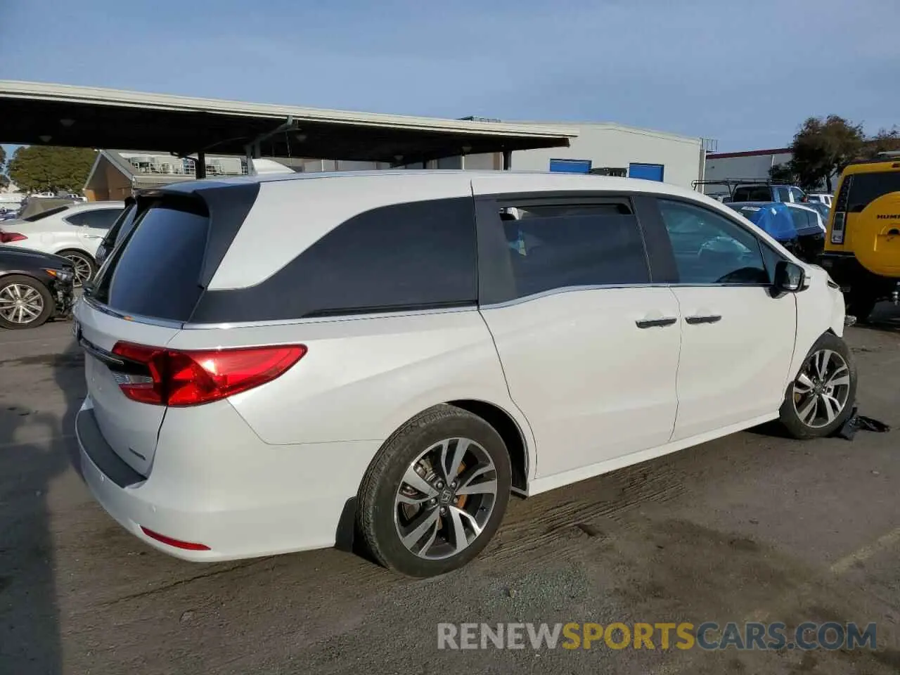 3 Photograph of a damaged car 5FNRL6H86RB000370 HONDA ODYSSEY 2024
