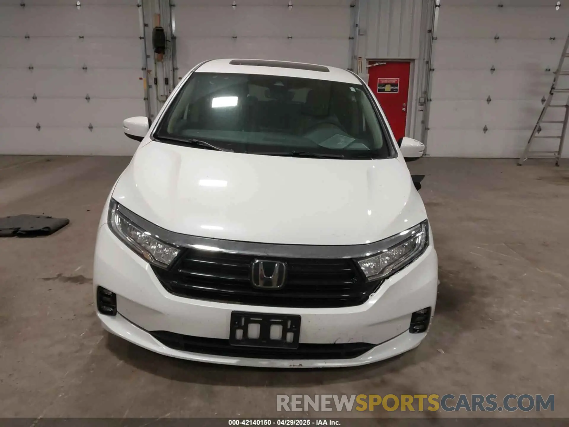 13 Photograph of a damaged car 5FNRL6H86RB074386 HONDA ODYSSEY 2024