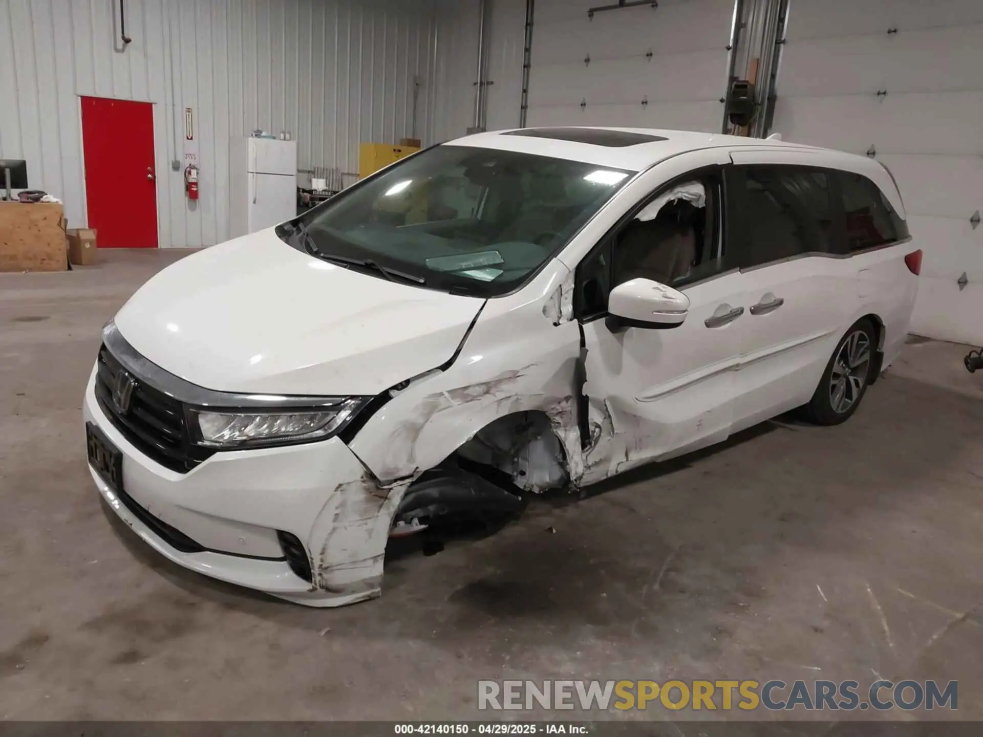 2 Photograph of a damaged car 5FNRL6H86RB074386 HONDA ODYSSEY 2024