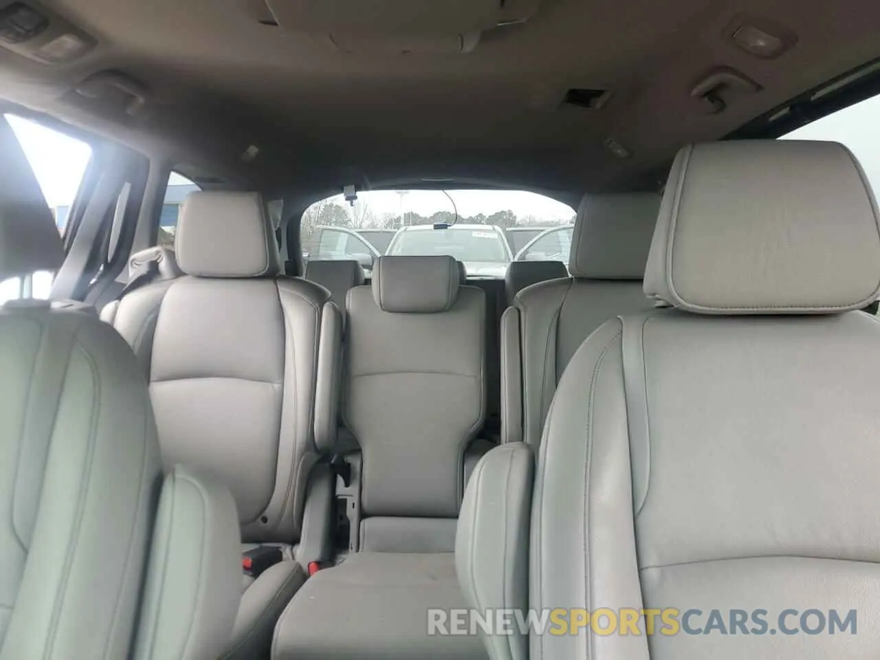 10 Photograph of a damaged car 5FNRL6H87RB008073 HONDA ODYSSEY 2024