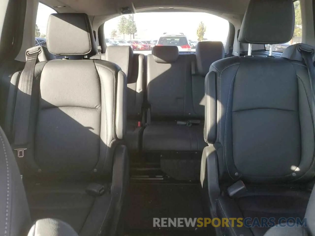 10 Photograph of a damaged car 5FNRL6H87RB013175 HONDA ODYSSEY 2024