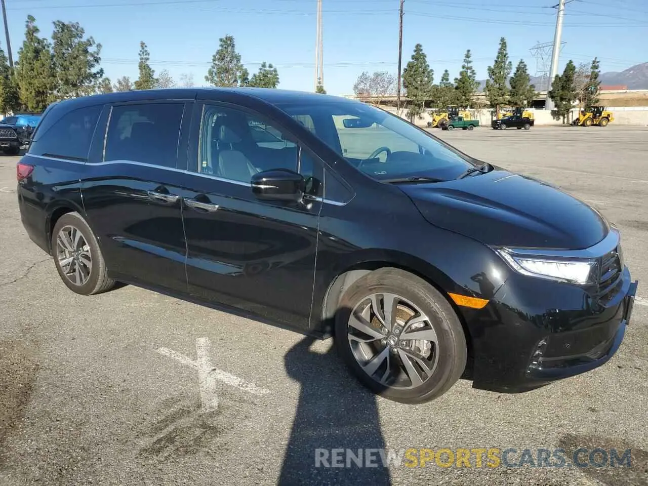 4 Photograph of a damaged car 5FNRL6H87RB013175 HONDA ODYSSEY 2024