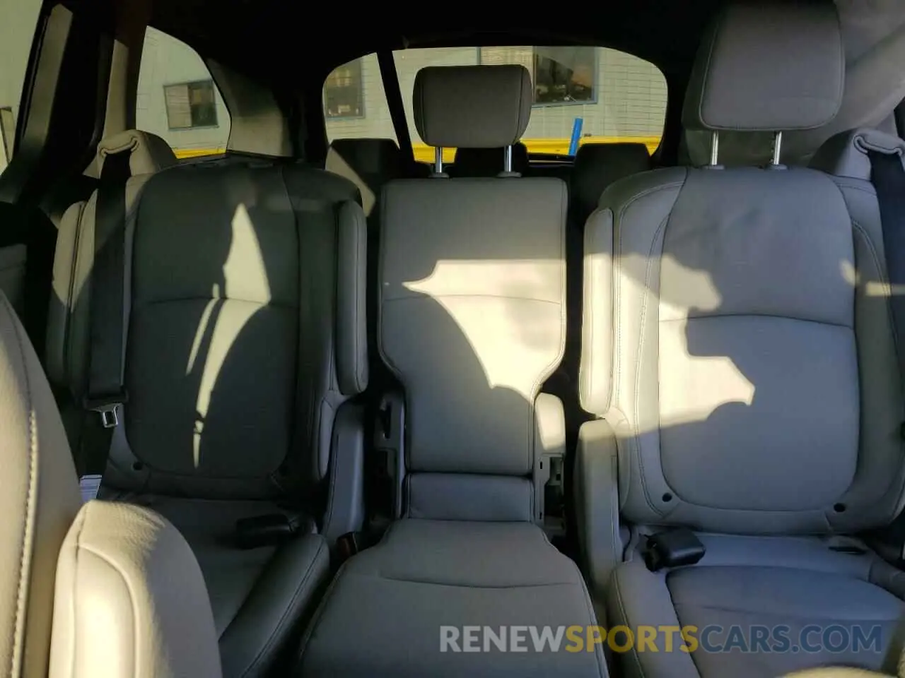 10 Photograph of a damaged car 5FNRL6H88RB032186 HONDA ODYSSEY 2024