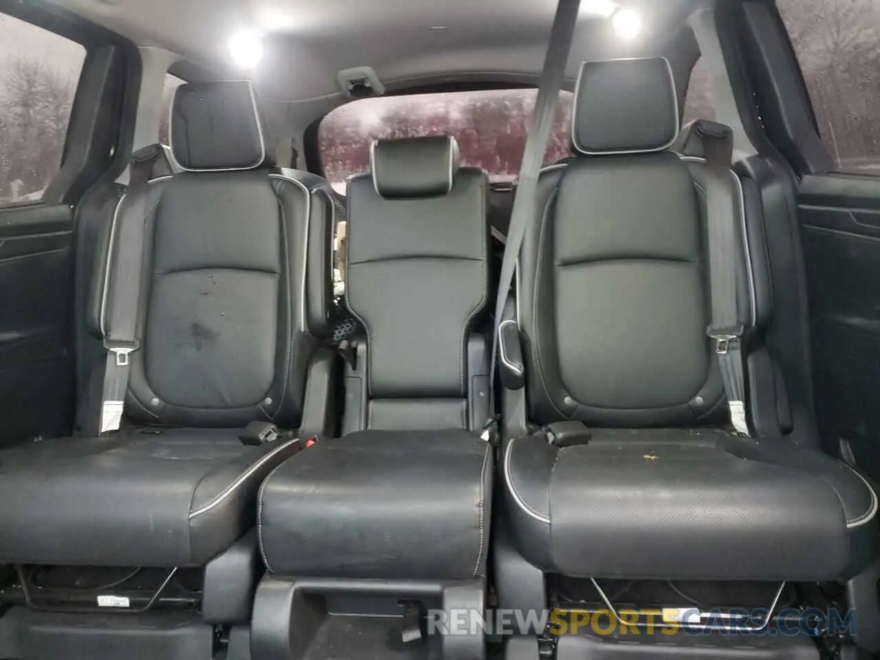 10 Photograph of a damaged car 5FNRL6H92RB029941 HONDA ODYSSEY 2024