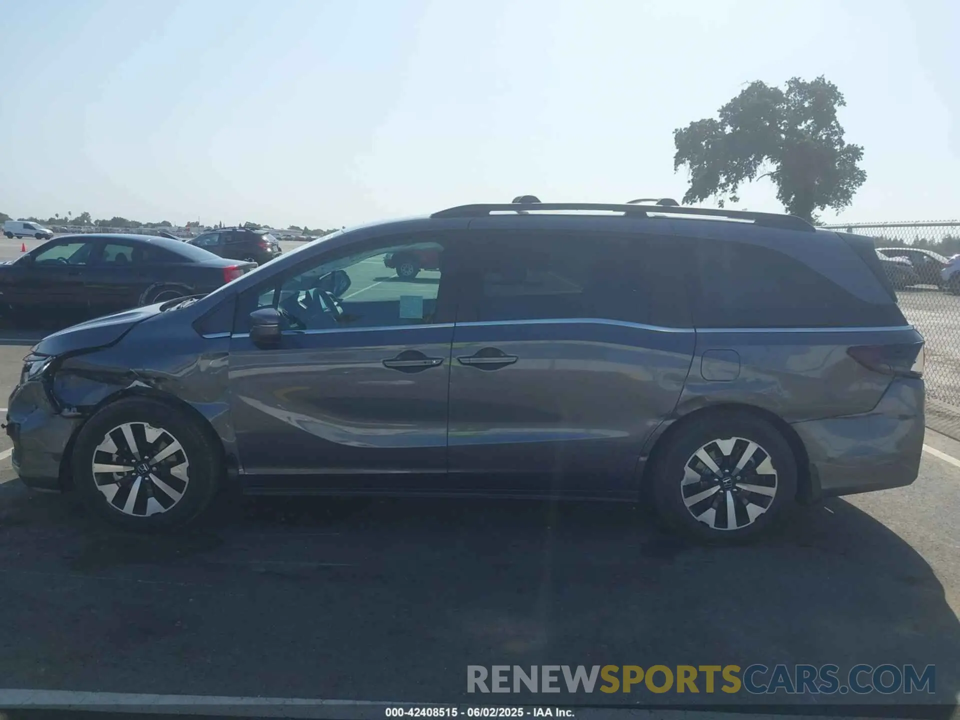 14 Photograph of a damaged car 5FNRL6H69SB032086 HONDA ODYSSEY 2025