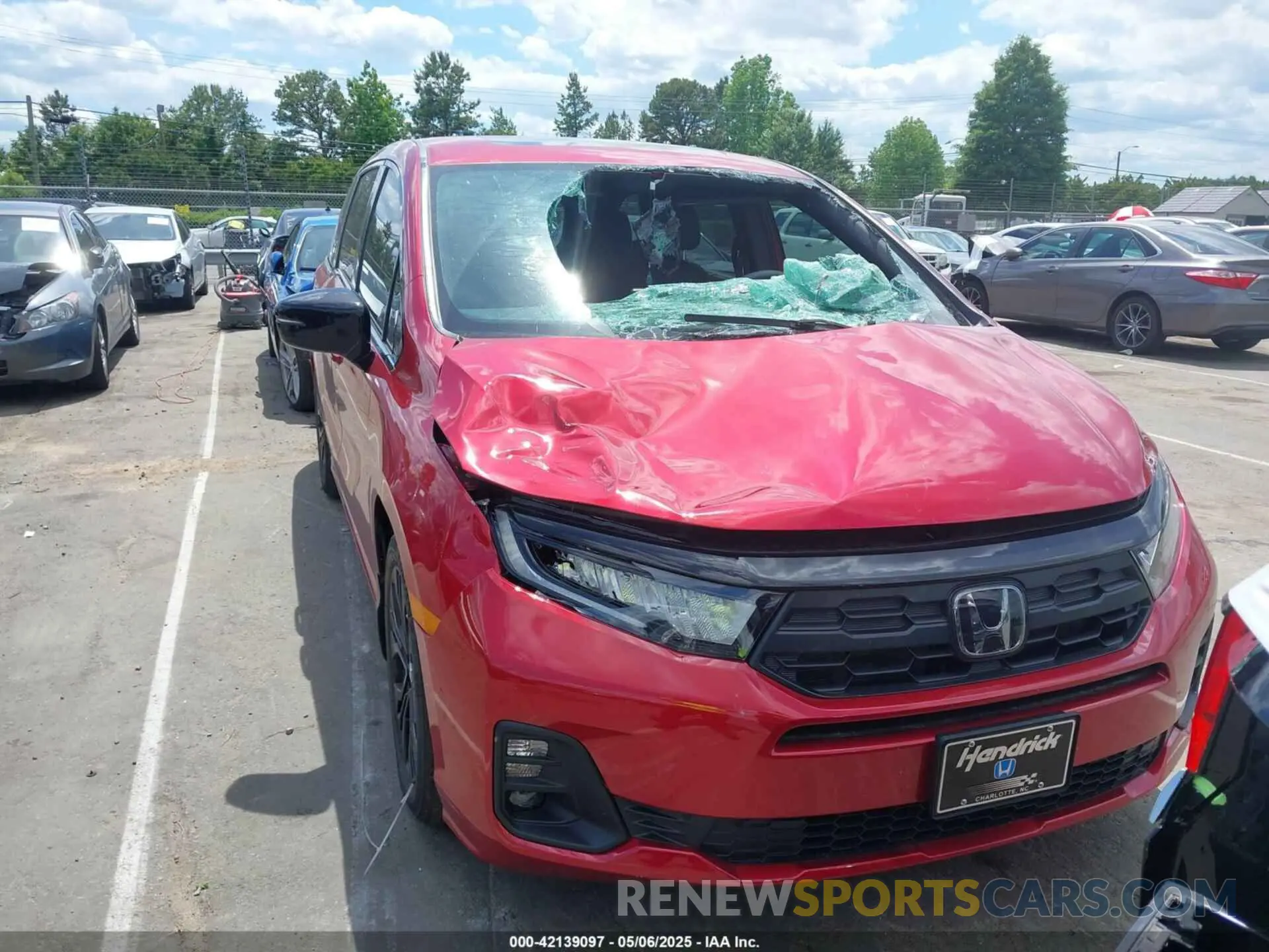 12 Photograph of a damaged car 5FNRL6H71SB038036 HONDA ODYSSEY 2025